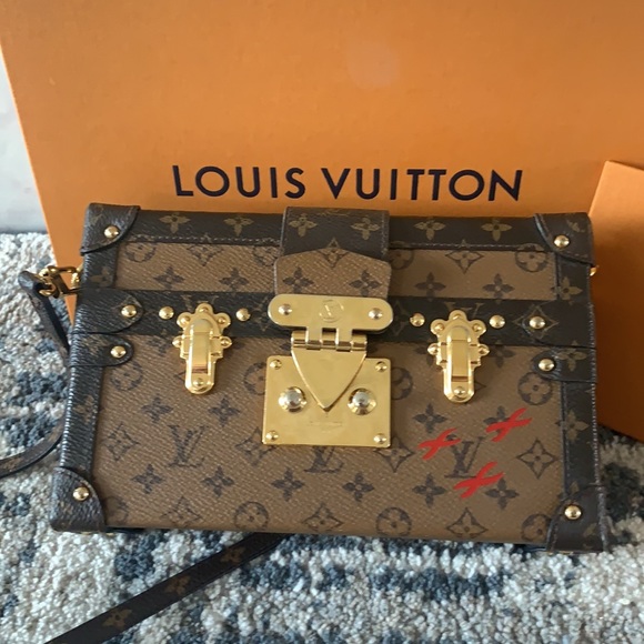 Reverse Monogram Petite Malle Louis Vuitton - Picture 2 of 6